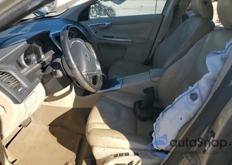 2015 Volvo Xc60 T6 Premier z USA, uszkodzony, nr VIN YV4902RB2F2620589